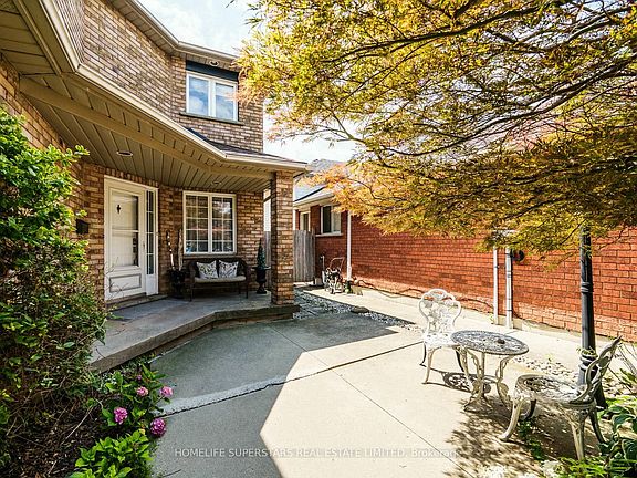 4th image of 61 Lawnhurst Dr