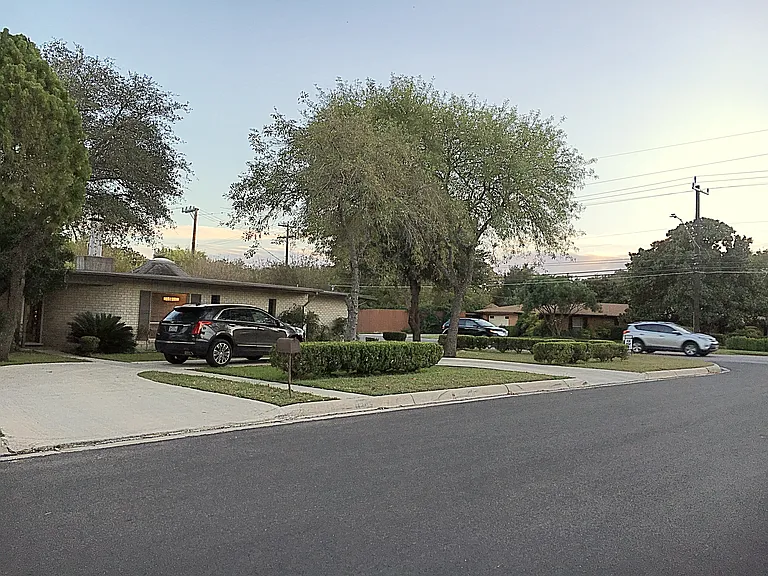 918 Briarcliff Dr — Photo 1