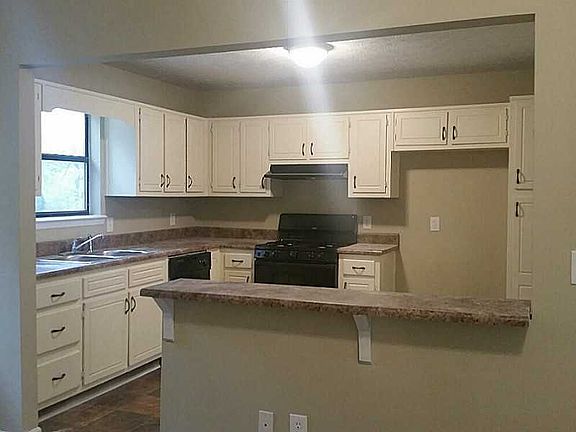 5th image of 3501 Sandra Dr