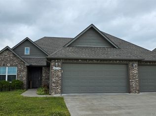 4010 S 14th Pl, Broken Arrow, OK 74011