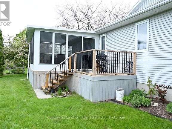 5th image of 18 Cretney Dr