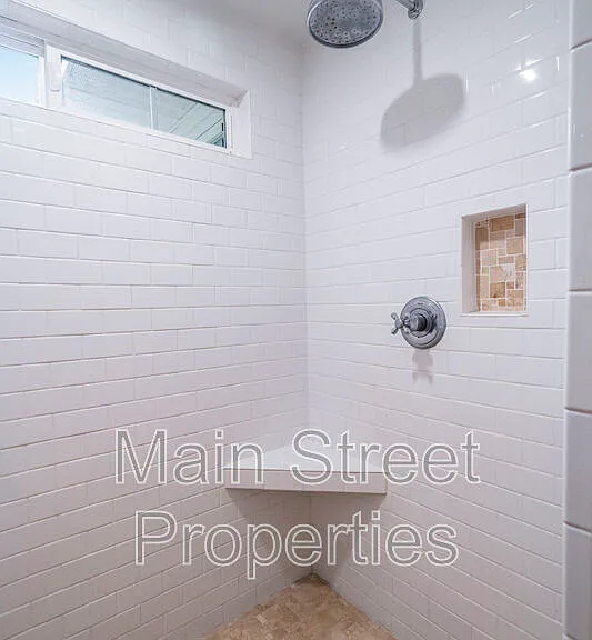 1915 E Avery St — Photo 12