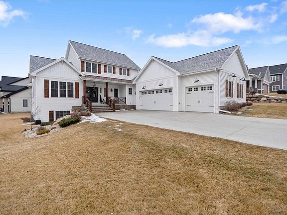 3rd image of 6199 Prairie Wood Dr