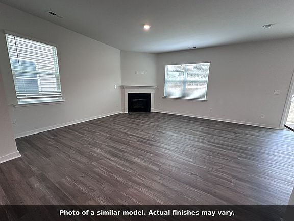 2nd image of 659 13th Avenue Dr NE