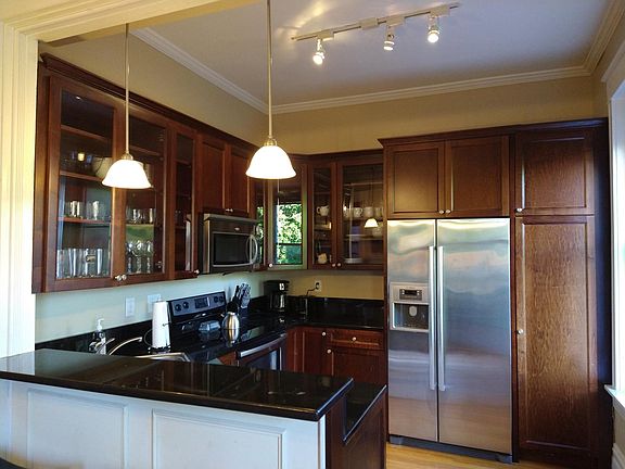 4th image of 2515 Grove Ave Floor 2