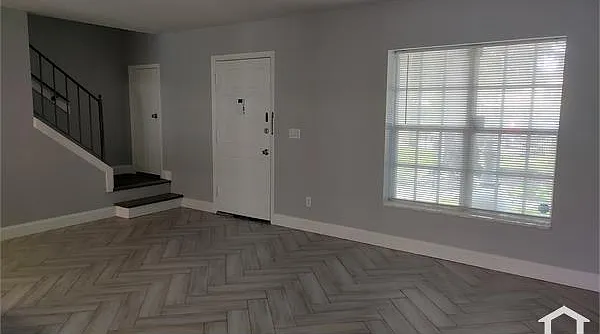 3 bed, $2,400 — Photo 3
