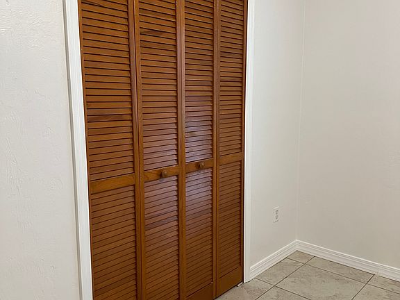 4th image of 831 Acorn Ln