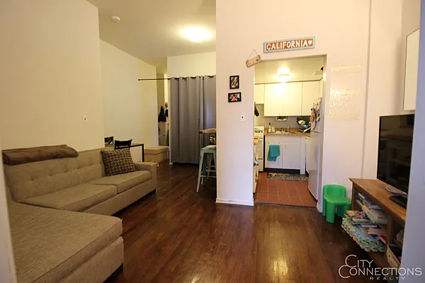 Rented by City Connections Realty | media 1