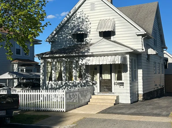 13 Frank St #3, Worcester, MA 01604