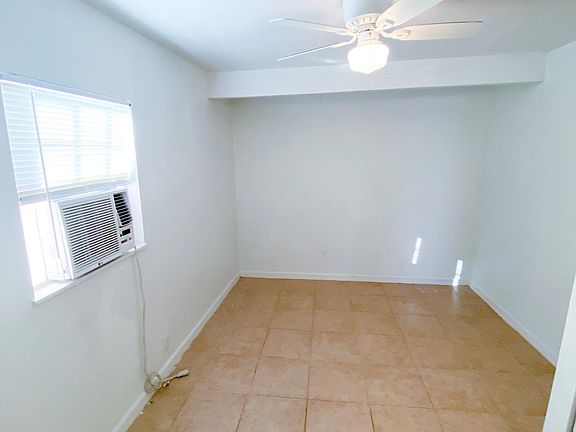 4th image of 502 Crane Ave #2
