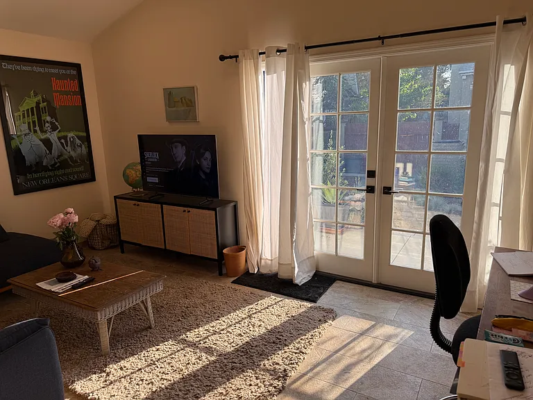 1724 Court Ave #1 — Photo 6