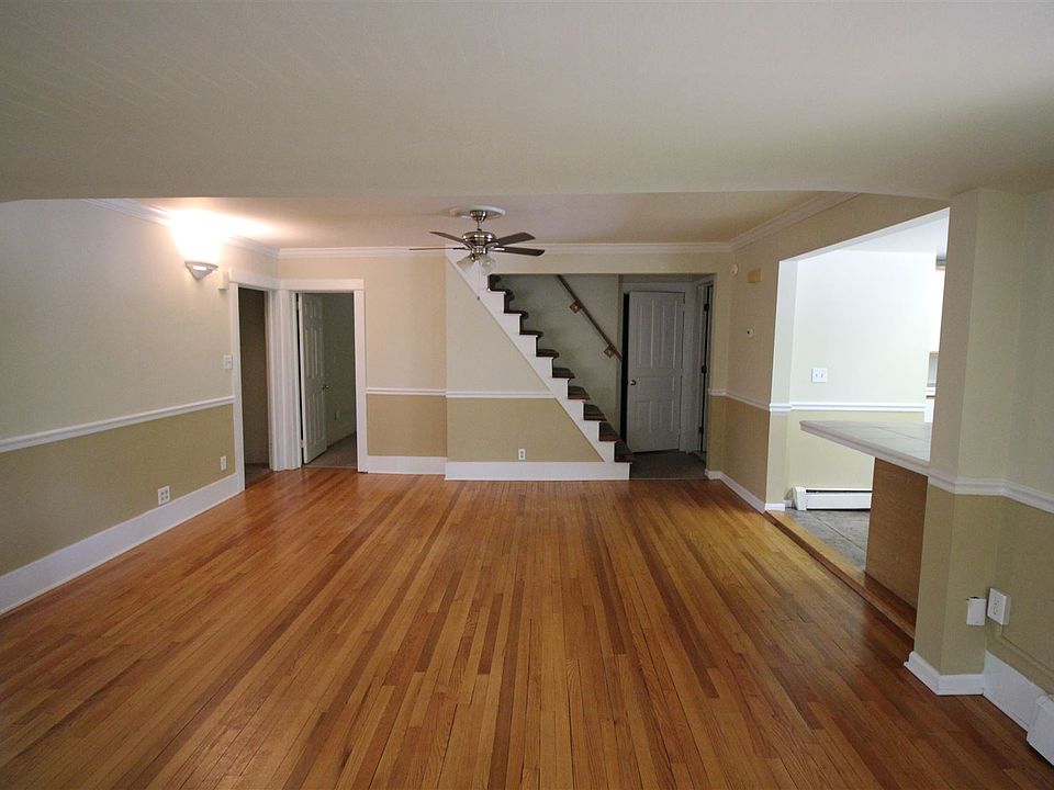 602 W. Michigan Ave Living Room
