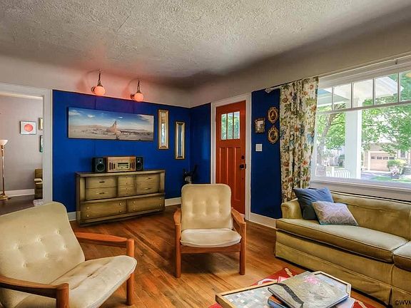 3rd image of 1890 Cottage St NE
