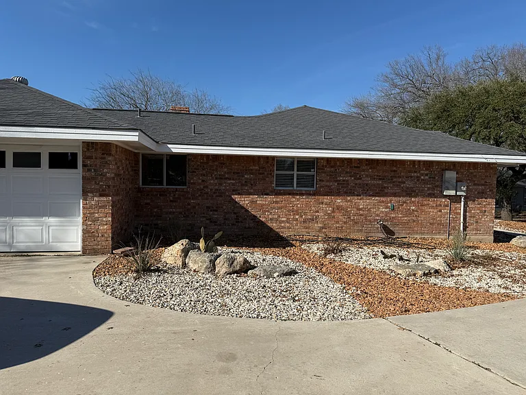 1301 Fieldcrest — Photo 10