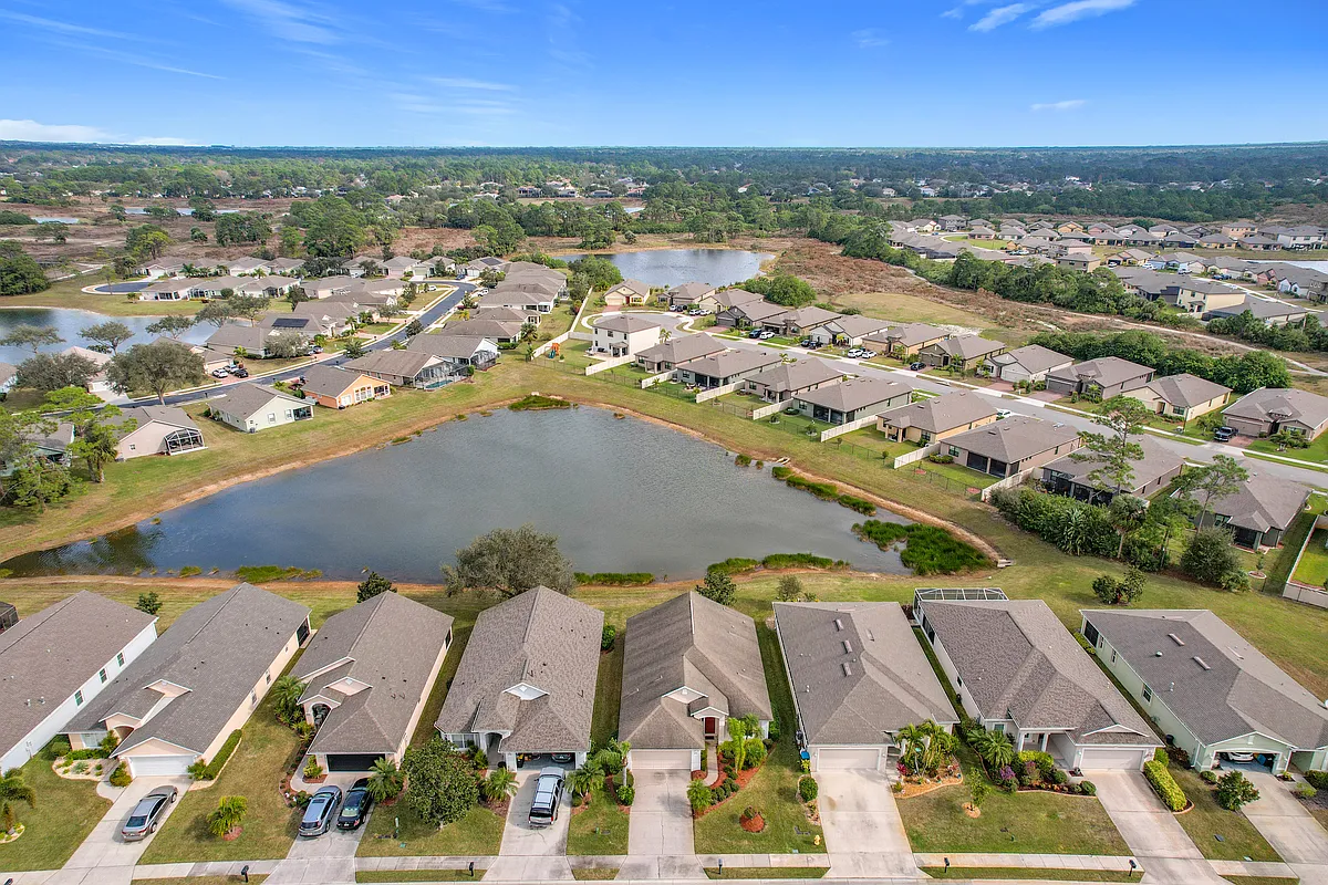 Building Photo - 2250 Chinaberry Cir SE