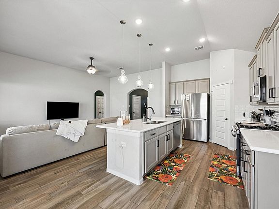 4th image of 1849 Beau Banks Way