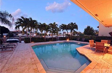 3rd image of 917 Allamanda Dr