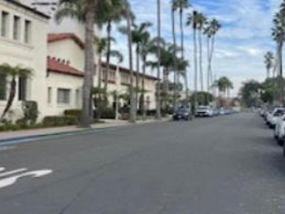 Exterior Neighborhood (street photo)