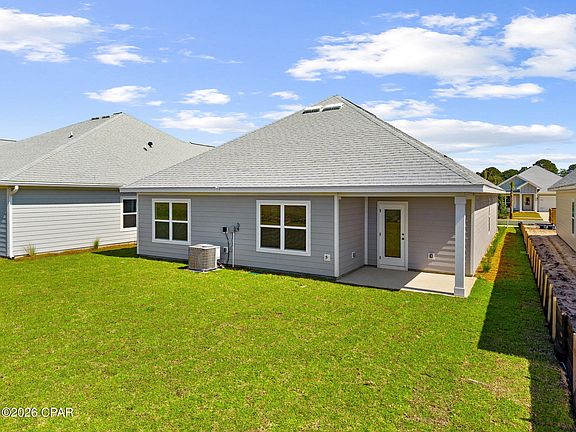 3rd image of 233 Dama Del Mar Way