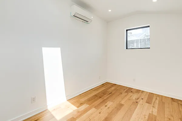 Rented by Compass | media 10