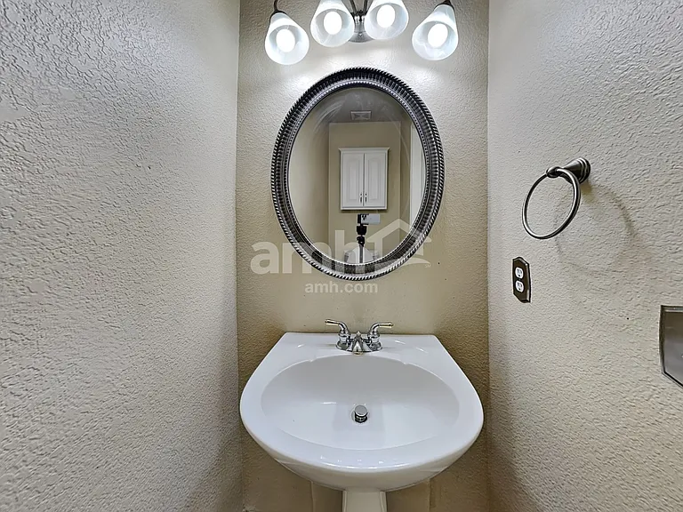 4051 N Orleans St — Photo 8