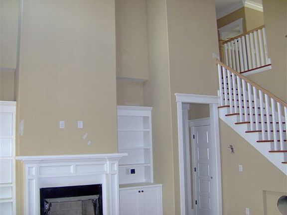4th image of 2508 Laurel Dr