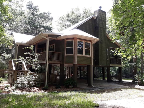 Side view/dining room bay