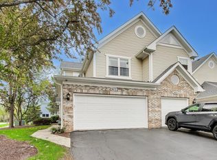 903 Sheridan Cir, Naperville, IL 60563