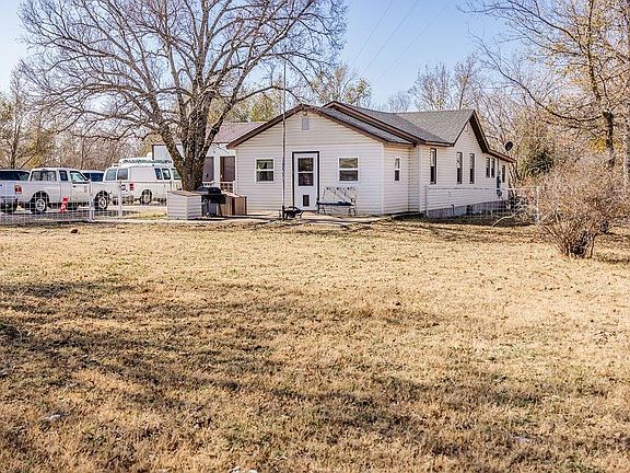 2nd image of 2239 County Road 4550