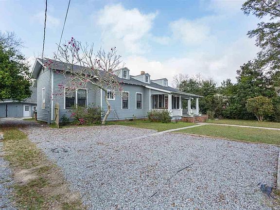 3rd image of 1910 E Blount St