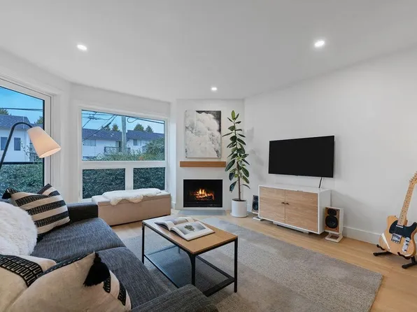 607 E 8th Ave #203, Vancouver, BC V5T 1T2