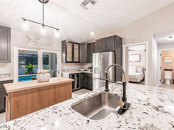 3rd image of 3800 SW 20th Ave