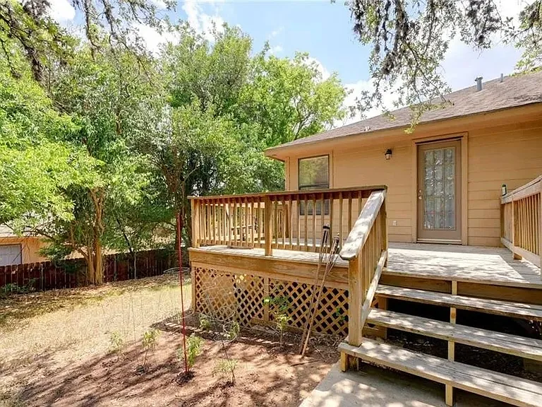 1204 Furman Ave — Photo 3
