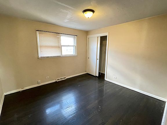 5th image of 3653 W 71st St
