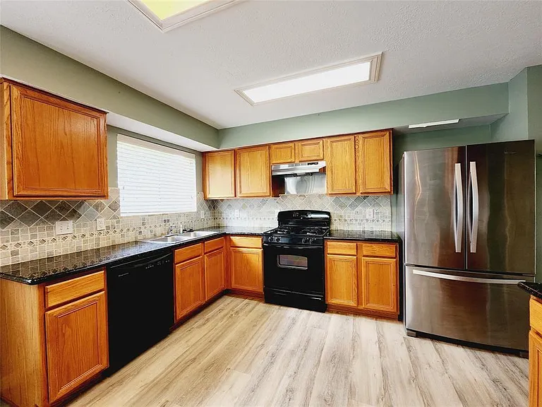 3115 Astor Ct — Photo 8