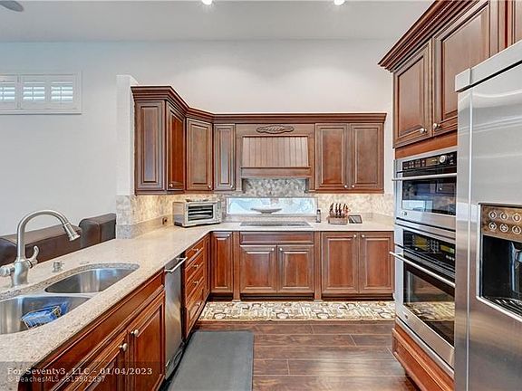 3rd image of 10636 NW 49th St