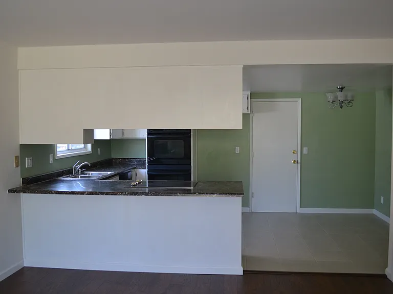 2825 Zinnia Ct — Photo 4