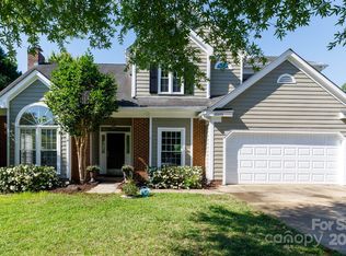 8509 Netherfield Ct, Charlotte, NC 28277