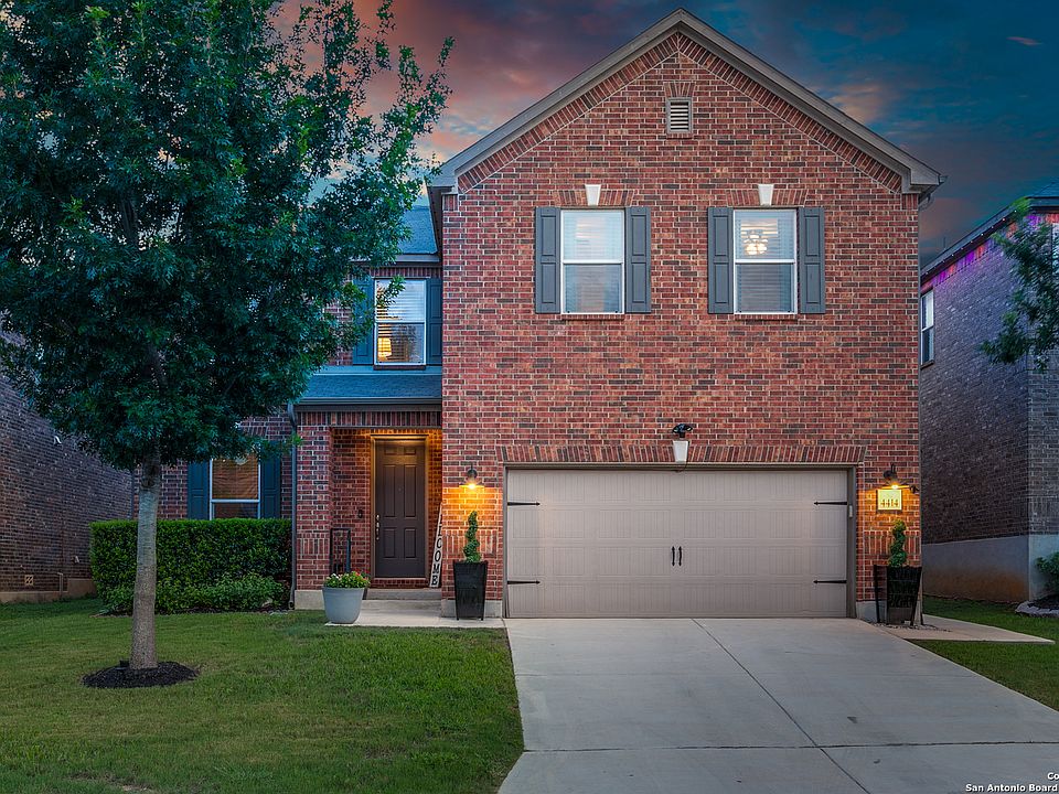 1st image of 4414 Montrose Wood