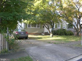 7729 Fisher Dr, Falls Church, VA 22043