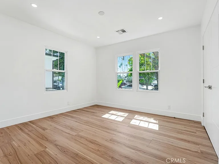 6722 Katherine Ave — Photo 14