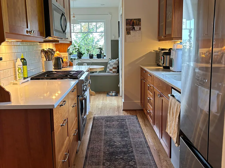 3061 NW Wilson St — Photo 5