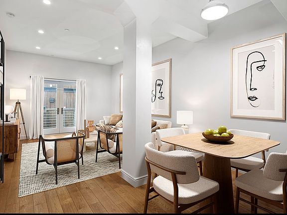 5th image of 25 Lexington Ave #1011
