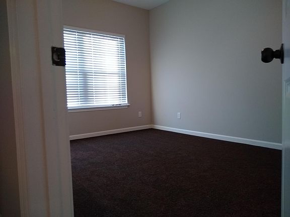 4th image of 121 The Heights Dr