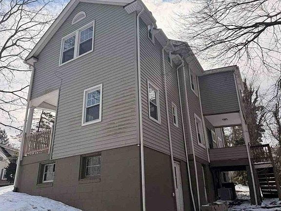4th image of 212 Wickham Ave