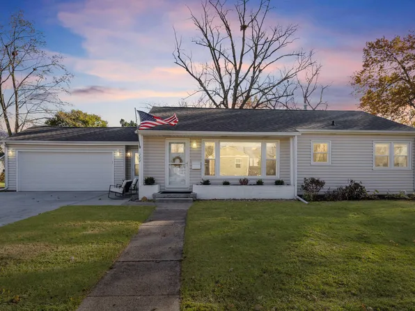 1222 Franklin St, Cedar Falls, IA 50613