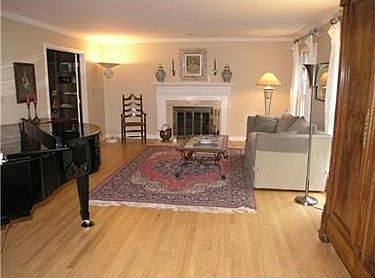 4th image of 106 Rockwood Dr