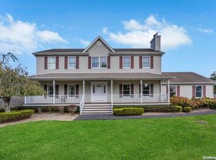 3 Sherry Ct, Manorville, NY 11949