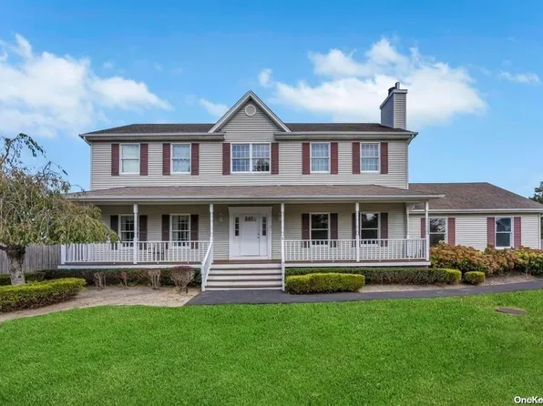 3 Sherry Court, Manorville, NY 11949