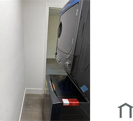 1 bed, 890 sqft, $1,500 — Photo 2